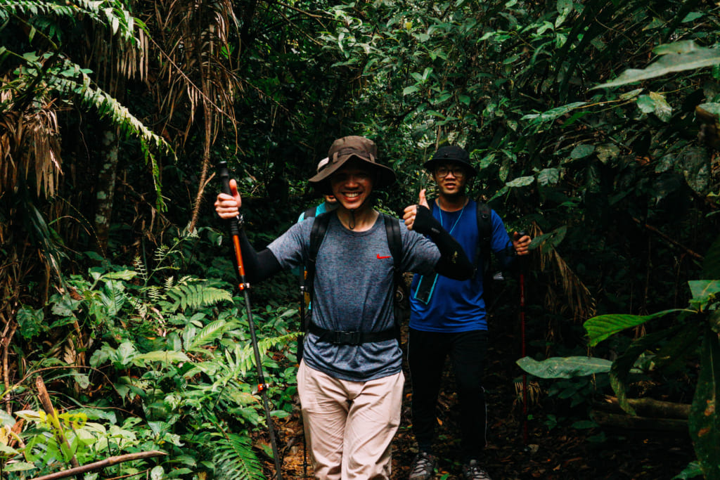 Hành trình xuyên rừng của các thành viên công ty Vinimex để chinh phục hố sụt Kong