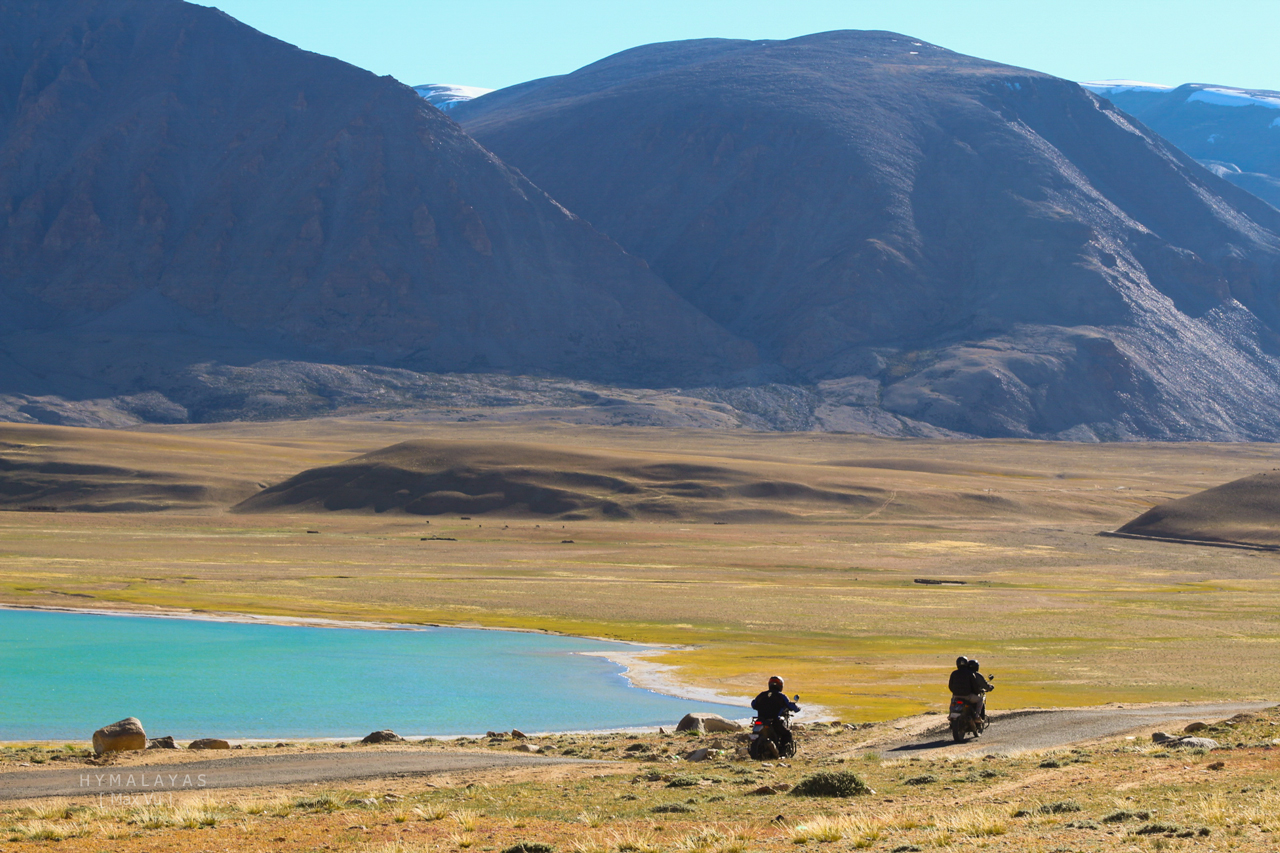 Chạy xe máy khám phá hồ Pangong