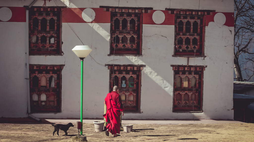 Vị sư ở đền Bhutan