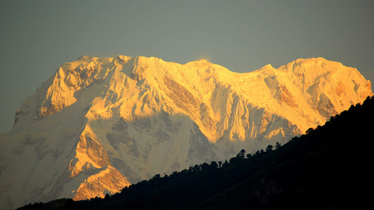 Ảnh chụp ngọn núi Himalaya trong chuyến tour Nepal