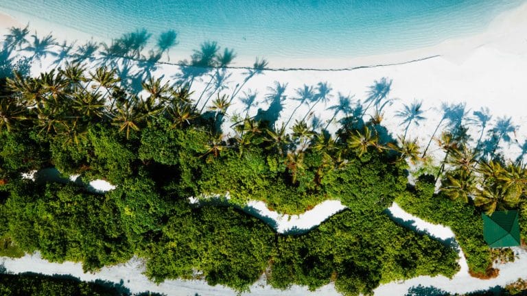 Bãi biển Maldives từ trên cao
