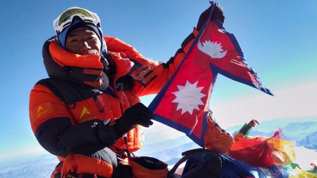 Kami Rita, nhà leo núi huyền thoại Everest