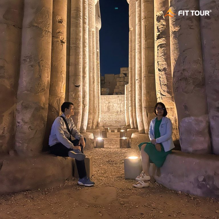 Du khách Fit Tour khám phá đền Karnak rực rỡ về đêm