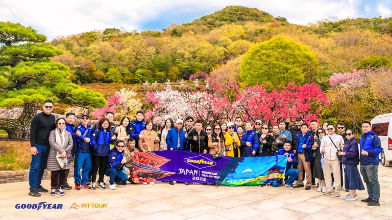 Đoàn khách Fit Tour khám phá mùa hoa nở ở Nhật