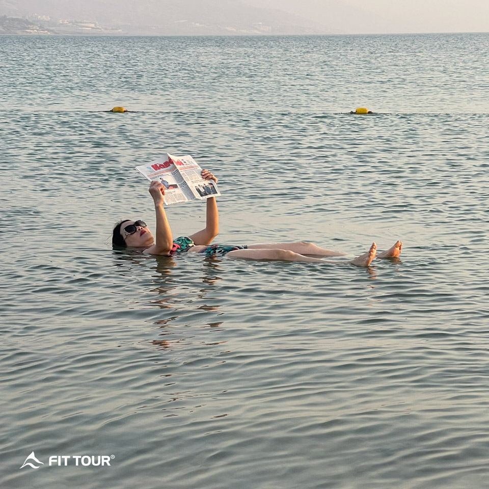 Thả nổi tại Biển Chết