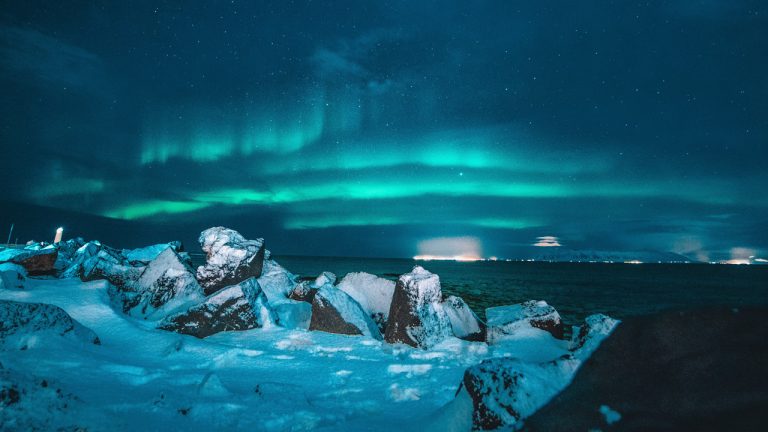 Thời điểm đẹp để du lịch Iceland - Thời điểm đón cực quang