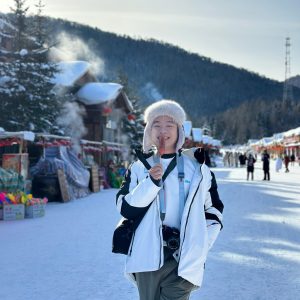 Trip Planner Trần Thịnh thưởng thức món ăn đường phố ở Cáp Nhĩ Tân