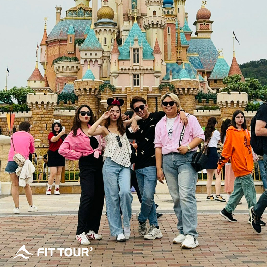 Hành trình Company Trip Hong Kong tại Disneyland Cảng Thơm