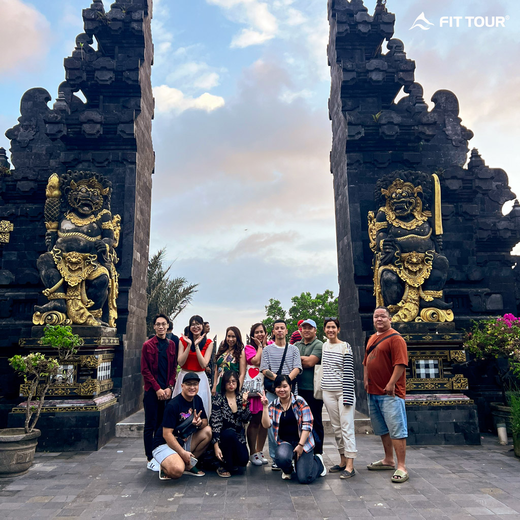 Cổng đên Tanah Lot - Bali