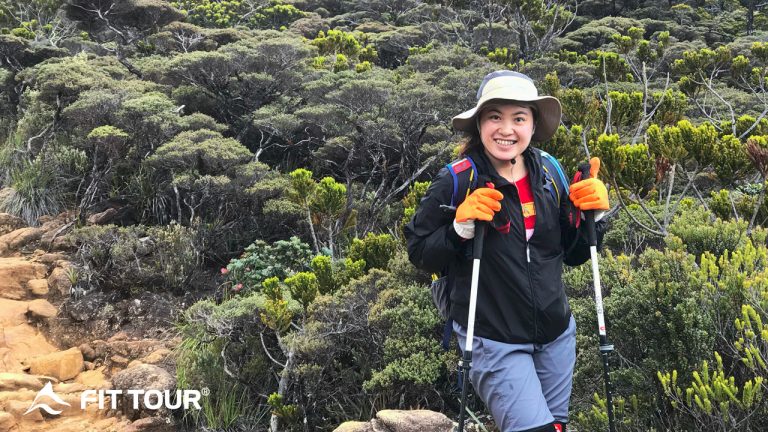 Du khách hào hứng chặng leo núi Kinabalu ở Malaysia