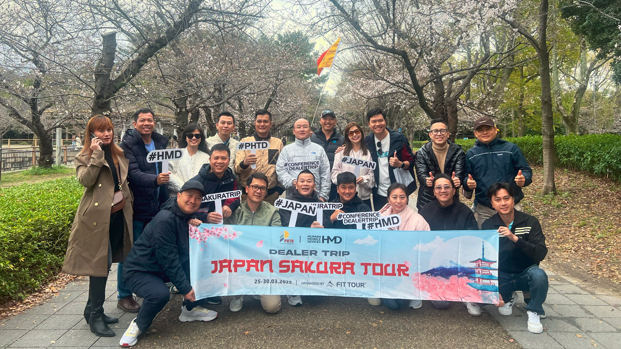 Đoàn Dealer Trip PHTD và HMD check-in giữa hàng cây anh đào nở tại Osaka, Nhật Bản