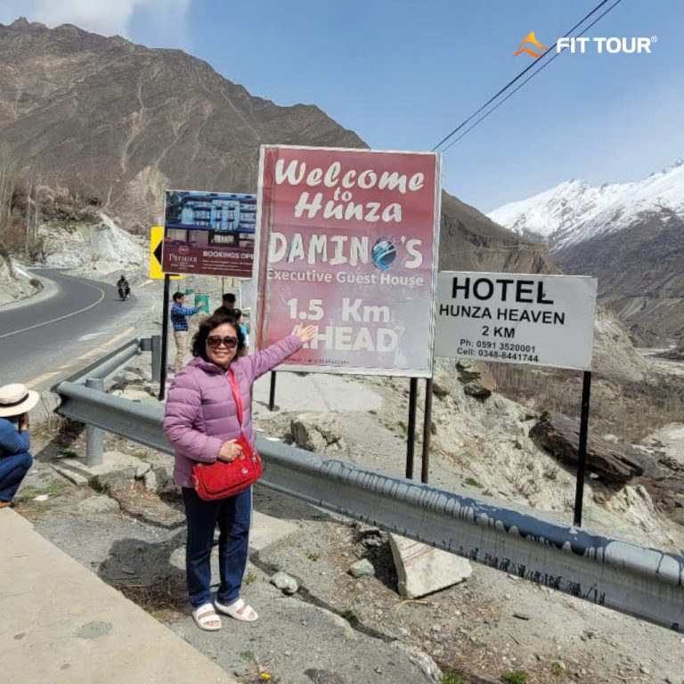 Biển hiệu chào mừng đến Thung lũng Hunza