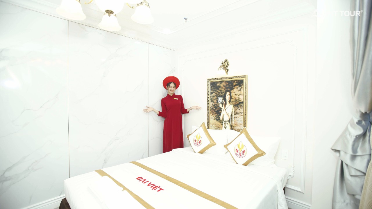 Phòng nghỉ sang trọng tại The Rice Hotel, thiết kế tinh tế, mang lại trải nghiệm lưu trú thoải mái ngay phố đi bộ Bùi Viện