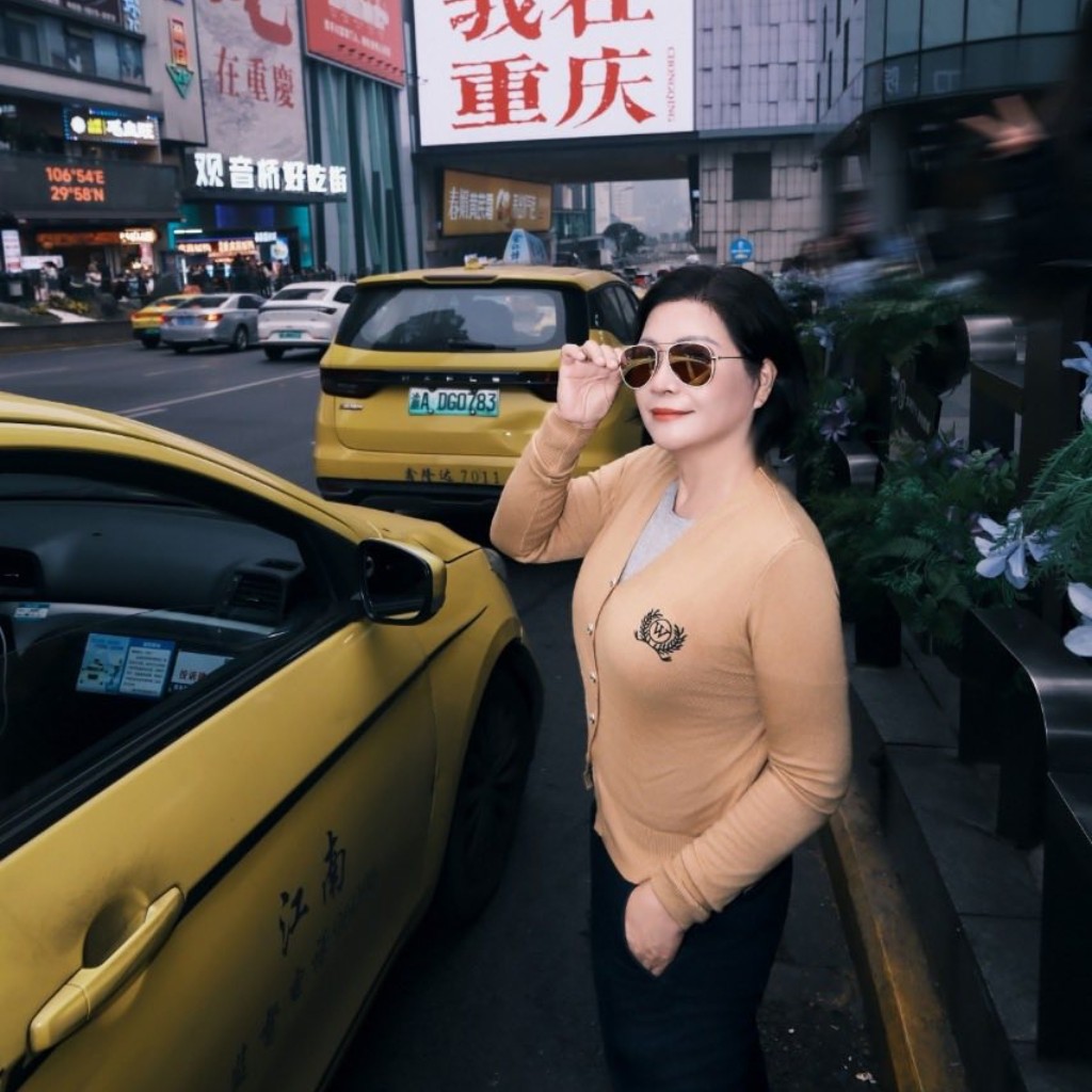 Chị Thuý trong hành trình khám phá Trùng Khánh - Trung Quốc cùng FIT Tour.