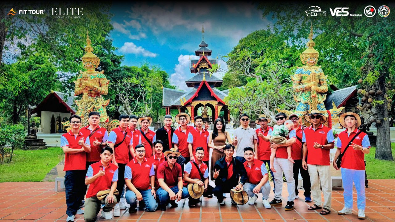 Gala Dinner của The ECU Solutions tại Thái Lan với setup branding logo trên đồ uống và dessert do FIT TOUR tổ chức