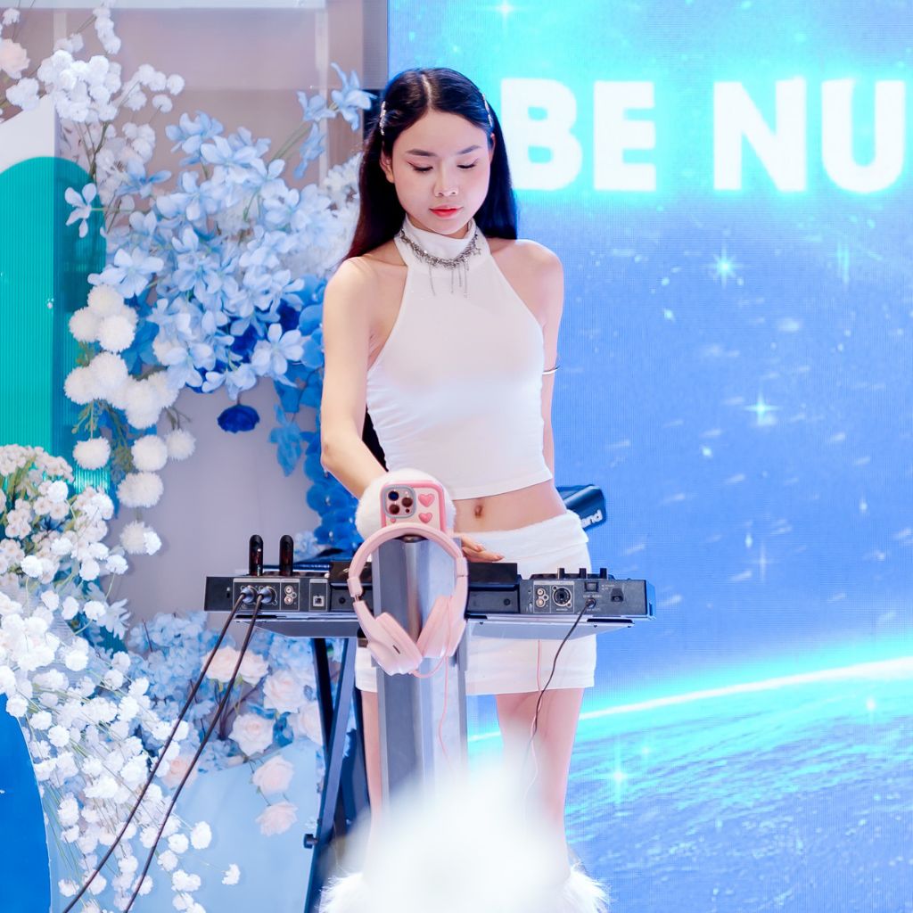 DJ biểu diễn tại sự kiện Year End Party VIB x FIT Tour 2026