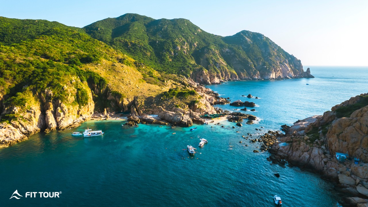 Toàn cảnh Vịnh Vĩnh Hy – điểm trải nghiệm thiên nhiên nổi bật trong hành trình Bosch tại miền Trung