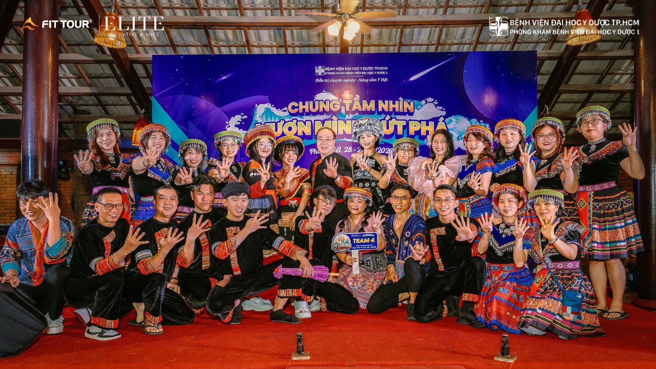 Đêm gala dinner Y Việt với concept trang phục dân tộc Tây Bắc tại Phan Thiết cùng FIT TOUR