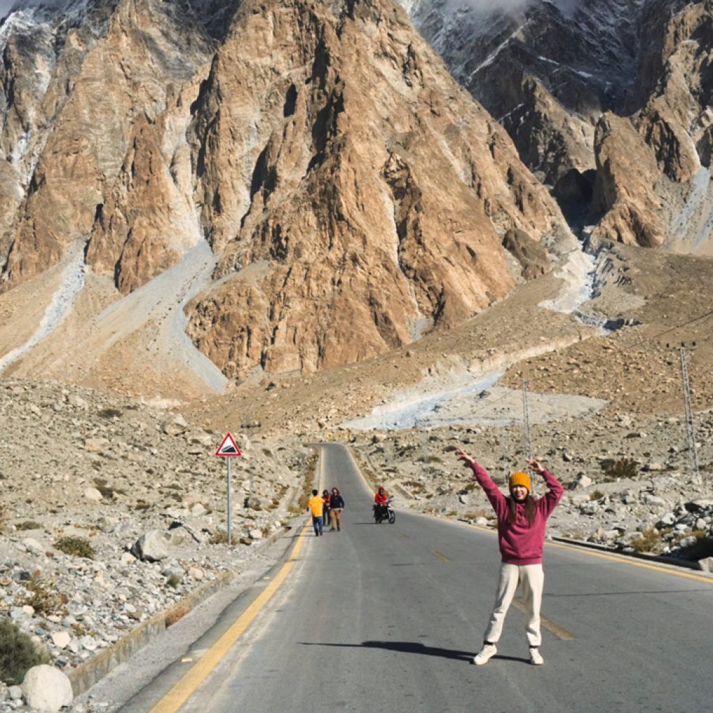 Đoạn đường cao tốc Karakoram ở Pakistan