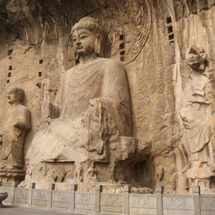 Hang đá Mạc Cao