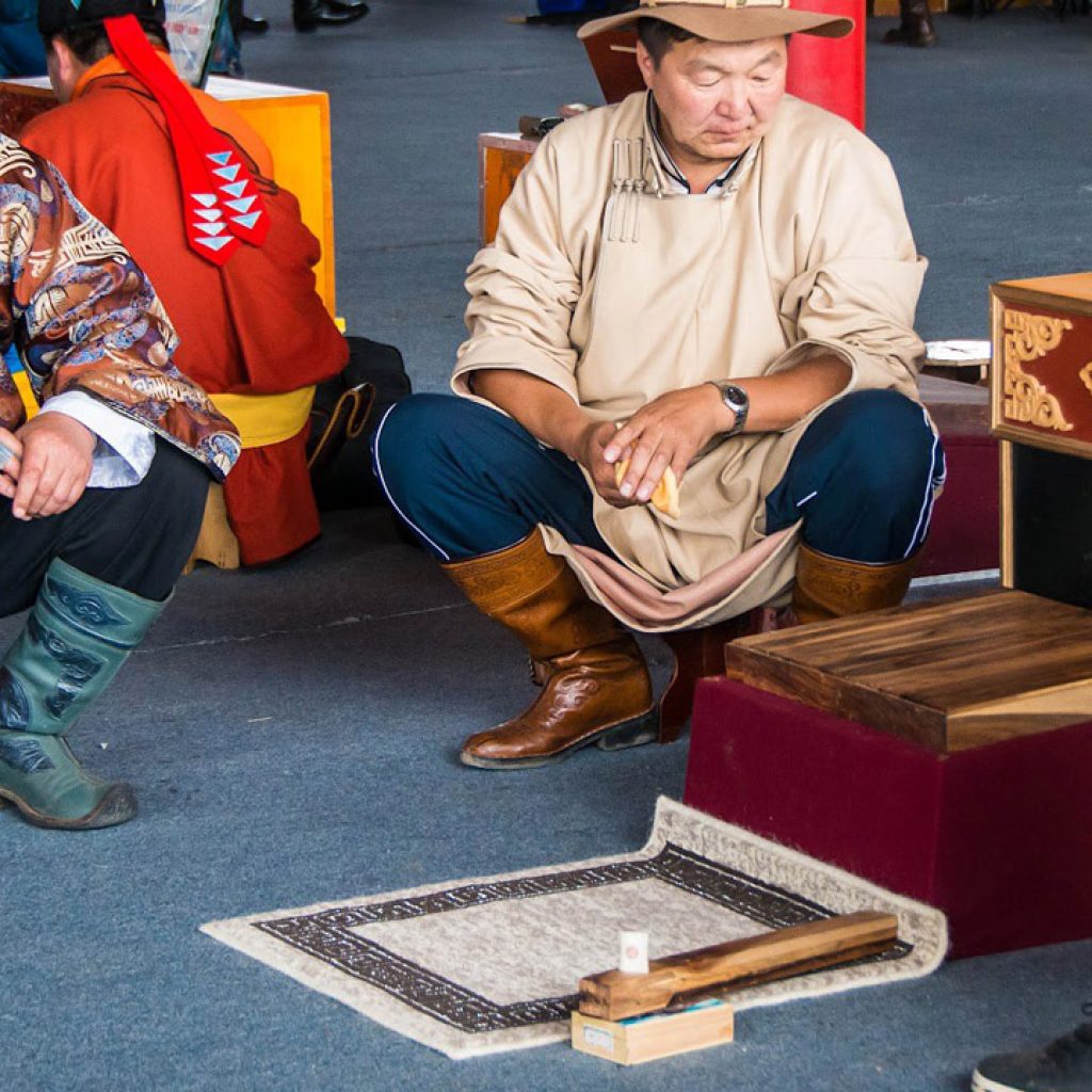 Lễ hội bắn mắt cá chân Naadam Mông Cổ