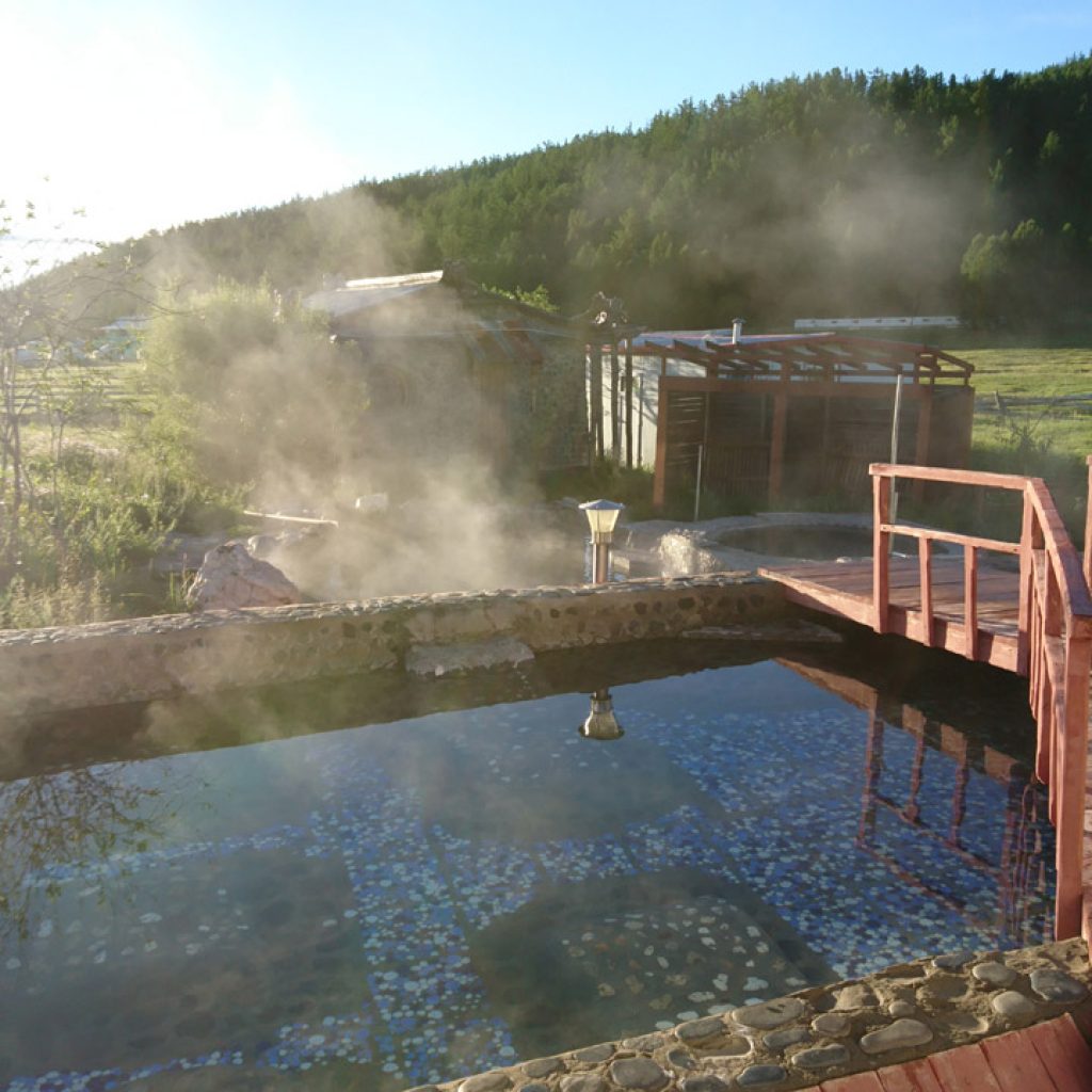 Suối nước nóng Tsenkher Mông Cổ